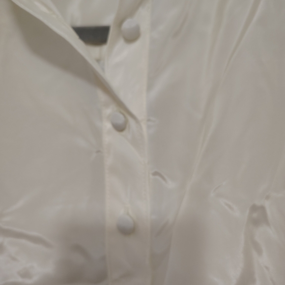 Elegant White Blouse - Picture 5 of 7